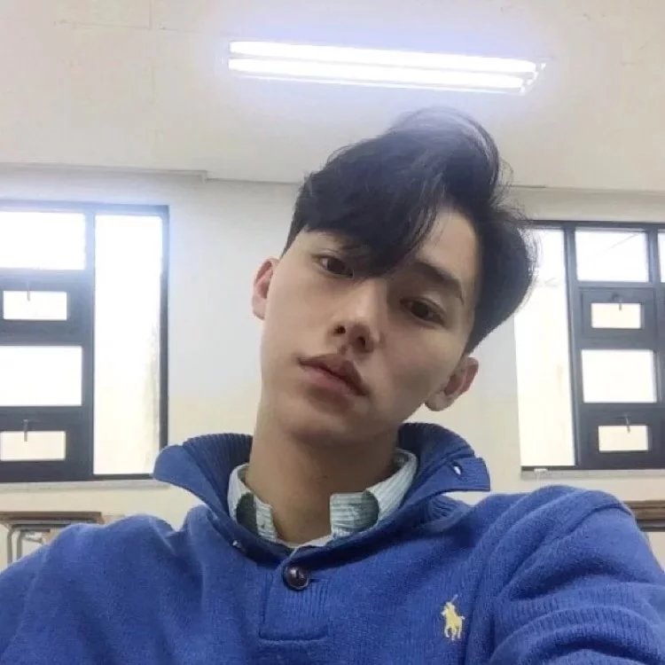 赖行策曼
