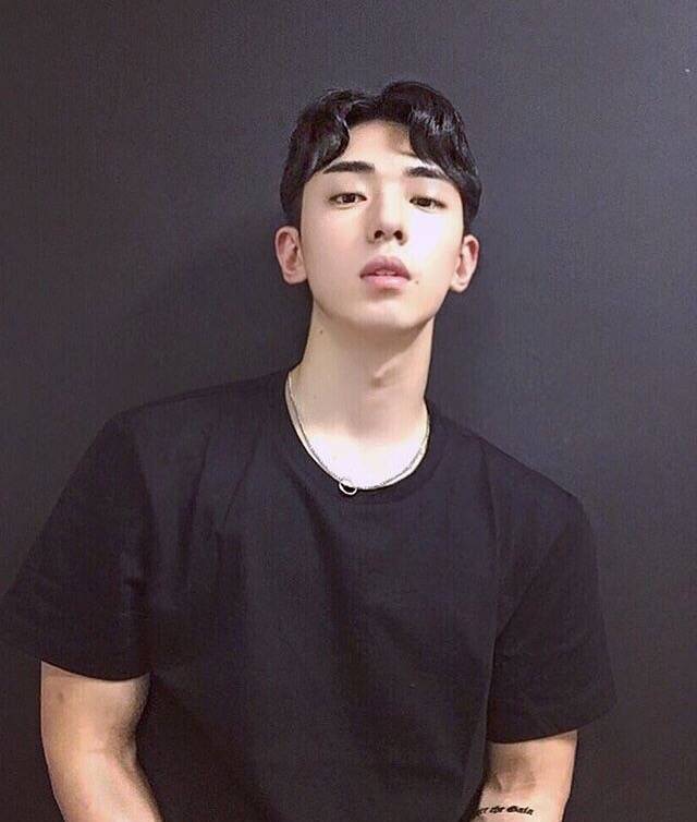 慕容航霄哲
