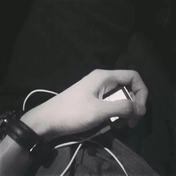 翁致寒卿