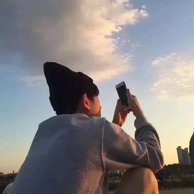 安霭云烟