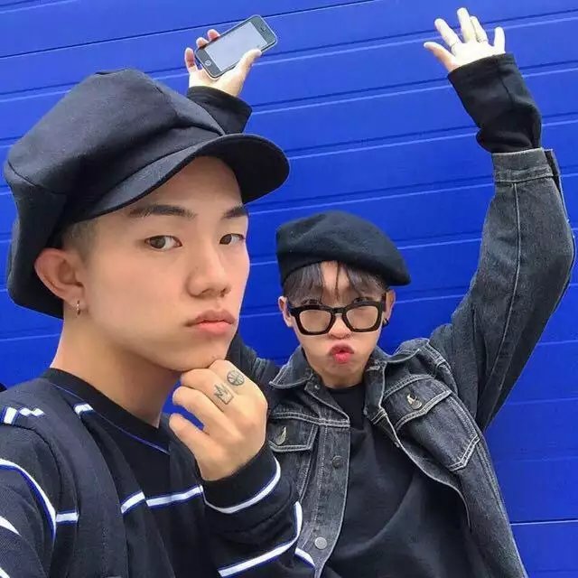 仲军洁娥